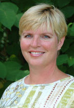 Real Estate Agent Debbie Floor